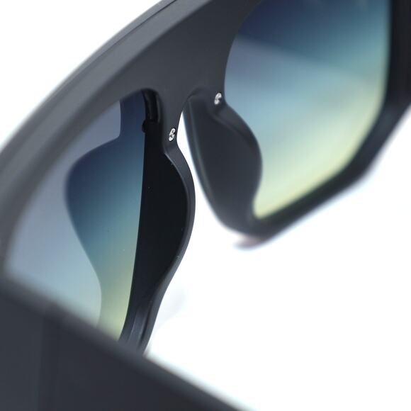 Quay Australia FULLY BOOKED Shield Sunglasses - Matte Black/Smoke Green - NWT - Picture 9 of 11